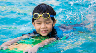 Giáo viên dạy bơi tiết lộ thời điểm 'vàng' phụ huynh nên cho trẻ đi học bơi