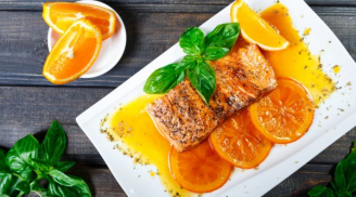 Cách làm cá hồi áp chảo sốt cam ai cũng mê
