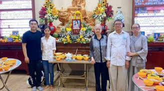 Bố mẹ Phùng Ngọc Huy lên chùa cầu siêu 100 ngày mất cho Mai Phương