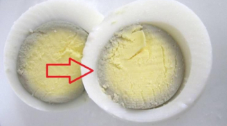 Trứng luộc có viền xanh xung quanh lòng đỏ, ăn vào có độc không?