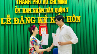 Pha Lê khoe ảnh đăng ký kết hôn nhưng phản ứng ăn mừng của ông xã mới gây chú ý