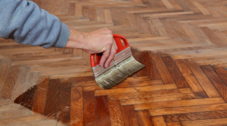 Áp dụng cách này, sàn gỗ dùng 10 năm vẫn sáng sạch như mới