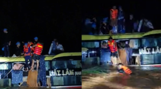 Giải cứu thành công 20 hành khách trên chuyến xe bị lũ cuốn trôi ở Quảng Bình