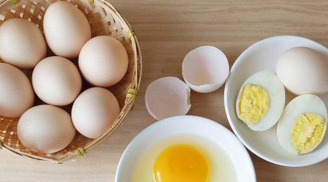 Bỏ trứng gà vào chậu nước muối loãng bạn sẽ thấy điều bất ngờ xảy ra