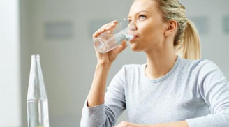 Uống 1 cốc nước lọc khi đói lợi đủ đường, 3 loại dù thèm cũng không nên uống