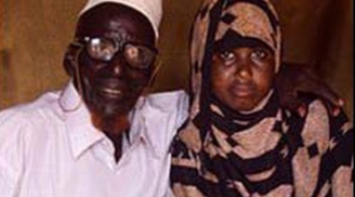 Hi hữu: Chú rể 112 tuổi từng có 5 đời vợ kết hôn với cô dâu kém tận 95 tuổi