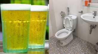 Mang bia đổ vào nhà vệ sinh, tưởng phí của ai ngờ nhận được hiệu quả đáng ngạc nhiên
