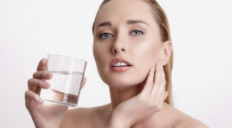 6 tác dụng tuyệt vời của việc uống nước ấm với làn da mà bạn chưa biết