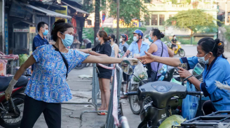 Hà Nội bắt đầu phát thẻ đi chợ cho người dân theo ngày chẵn, lẻ