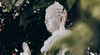 Nếu bạn đang chán nản, ca thán với cuộc đời này thì hãy ngẫm 15 điều Phật dạy về hạnh phúc
