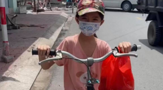 Bé gái 6 tuổi đạp xe theo ô tô để xin sữa cho em nhỏ ở nhà: 'Con nhường em uống'