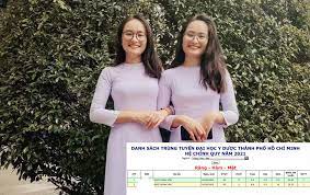Đỉnh cao 'con nhà người ta': Cặp chị em sinh đôi vừa xinh vừa giỏi, đậu thủ khoa- á khoa ngành hot trường Y