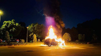 Xe sang BMW X5 bốc cháy giữa đường, 3 người may mắn sống sót