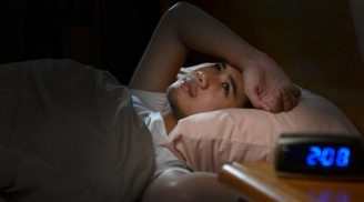 Vì sao chúng ta thường đột ngột tỉnh giấc lúc nửa đêm: Cẩn thận với 4 căn bệnh nguy hiểm