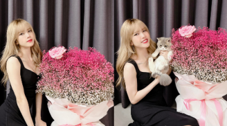 Thiều Bảo Trâm khoe được ai đó tặng hoa, netizen đoán cô đã tìm được người mới