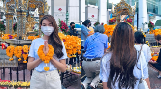 Thùy Tiên đáp trả khi bị dân mạng thắc mắc đón Giáng sinh ở chùa Thái Lan