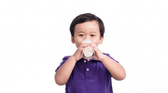 Trẻ trên 3 tuổi uống sữa cần tránh 1 thời điểm 'ai cũng tưởng tốt': Kìm hãm chiều cao, gây hại đường ruột