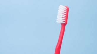 F0 khỏi bệnh có cần thay bàn chải đánh răng, khăn mặt để tránh tái nhiễm không: BS trả lời