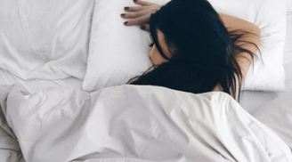 Phụ nữ không thực hiện 'nhu cầu sinh lý' này trước khi ngủ sẽ rất khó chịu, ngủ không ngon, dễ sinh bệnh