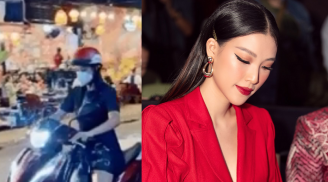 'Team qua đường' bắt gặp Hoàng Oanh tự lái xe máy rời sự kiện, hình ảnh giản dị gây chú ý