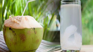 Uống nước dừa buổi sáng tốt cho hệ tiêu hóa, nhưng uống vào 3 khung giờ này lợi ích tăng gấp đôi