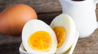Luộc trứng nhớ cho thêm 2 nguyên liệu này vào nước, trứng dễ bóc vỏ, gấp đôi dinh dưỡng