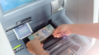Rút tiền ở cây ATM bị nuốt thẻ làm ngay cách này để lấy lại dễ dàng, không bị thiệt thòi