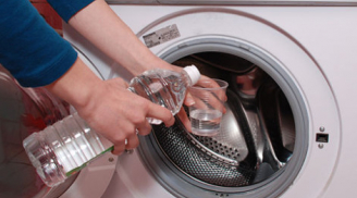 Giặt quần áo chỉ bỏ nước và bột giặt là chưa đủ: Thả thứ này vào quần áo sạch tinh, phẳng lì như mới