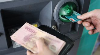 Rút tiền ở cây ATM không may bị nuốt thẻ: Đừng lo lắng làm ngay cách này để không  bị thiệt thòi