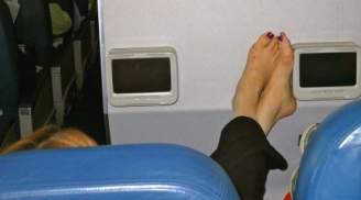 Tiếp viên hàng không tiết lộ lý do vì sao bạn không nên đi chân trần khi đi máy bay