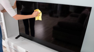 Đừng lau TV bằng giấy ăn hay nước lã: Dùng thứ này vừa sạch vừa không làm hỏng màn hình