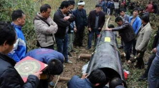 Tổ tiên nói: 'Mưa rơi quan tài đời đời nghèo khổ, mưa rơi xuống mộ kiếp kiếp giàu sang', nghĩa là gì?