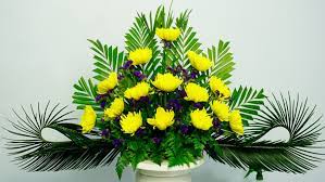Cúng Rằm tháng Chạp đặt 4 loại hoa này lên bàn thờ may mắn liên tiếp, 1 thứ tránh kẻo tiền bạc trôi sông