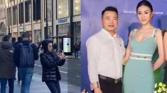 Phương Oanh vô tình bị bắt gặp đang chăm chú chụp ảnh cho Shark Bình bên trời Tây