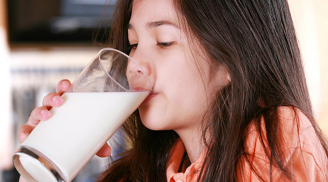 6 cách uống sữa tưởng đúng nhưng hóa ra lại là sai lầm gây nguy hại cho sức khỏe