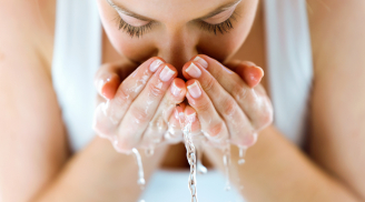 Nguyên tắc rửa mặt 'bất di bất dịch' với làn da mụn mà bạn nên biết