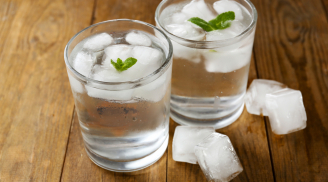 Mùa hè nóng nực đến mấy cũng không nên uống nước lạnh bởi 5 điều này