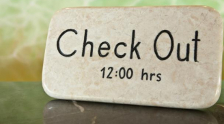 Vì sao giờ trả phòng khách sạn luôn là 12h? Nhiều người không biết lý do thật sự