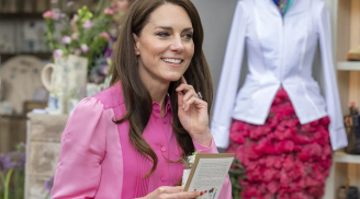 Công nương Kate Middleton nổi tiếng thân thiện nhưng lại cương quyết từ chối cho chữ ký khiến công chúng bất ngờ