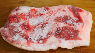 Thịt lấy từ tủ lạnh cứng hơn gạch: Thêm vài giọt này chỉ 10 phút là thịt mềm, tươi ngon như mới