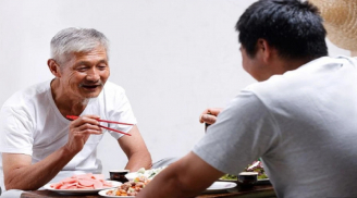 Muốn biết phúc hay họa nửa đời sau của một người, hãy nhìn kỹ vào ''bát cơm'' của họ