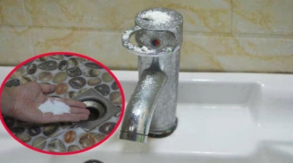 Đặt một nắm muối ăn trong phòng tắm, làm theo cách này, tiết kiệm cả tiền triệu chứ không đùa