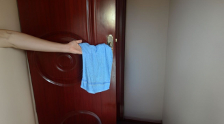 Nhận phòng khách sạn nhớ treo khăn tắm ở tay cầm cửa, lợi ích bất ngờ ai cũng cần, không làm dễ thiệt thân