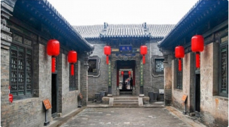 Ông bà có câu: ''Trước cửa nhà có tam xung thì mất người, mất cả tiền bạc'', vậy tam xung ở đây là gì?