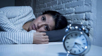 Top 5 lý do thức giấc giữa đêm và không ngủ lại được
