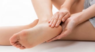 3 cách khắc phục tình trạng gót chân nứt nẻ khô ráp ngày lạnh nàng nên thử áp dụng