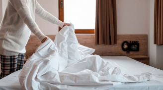 Vì sao không nên gấp chăn gối trước khi check-out phòng khách sạn? Câu trả lời khiến nhiều người bất ngờ