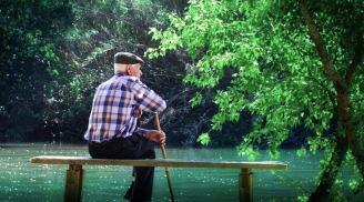 Con người khi bước qua tuổi trung niên, có 4 điều đáng sợ hơn cả sống cô độc đến già