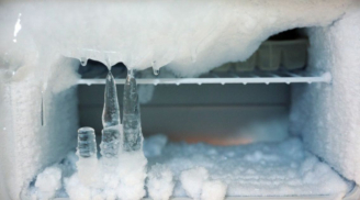 Vì sao tủ lạnh bị đông tuyết? Có nên loại bỏ lớp tuyết này hay không?