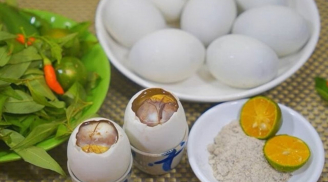 Luộc trứng vịt lộn đừng chỉ cho nước lã, thêm thứ này vào trứng không tanh lại ngọt tự nhiên